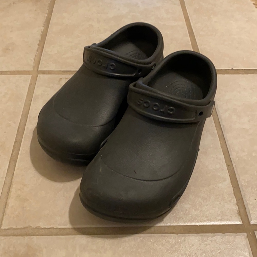 Non slip crocs